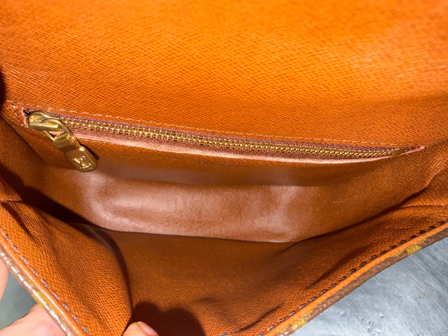 Pre-owned Authentic Louis Vuitton Saint Cloud MM Monogram Shoulder / Crossbody Bag