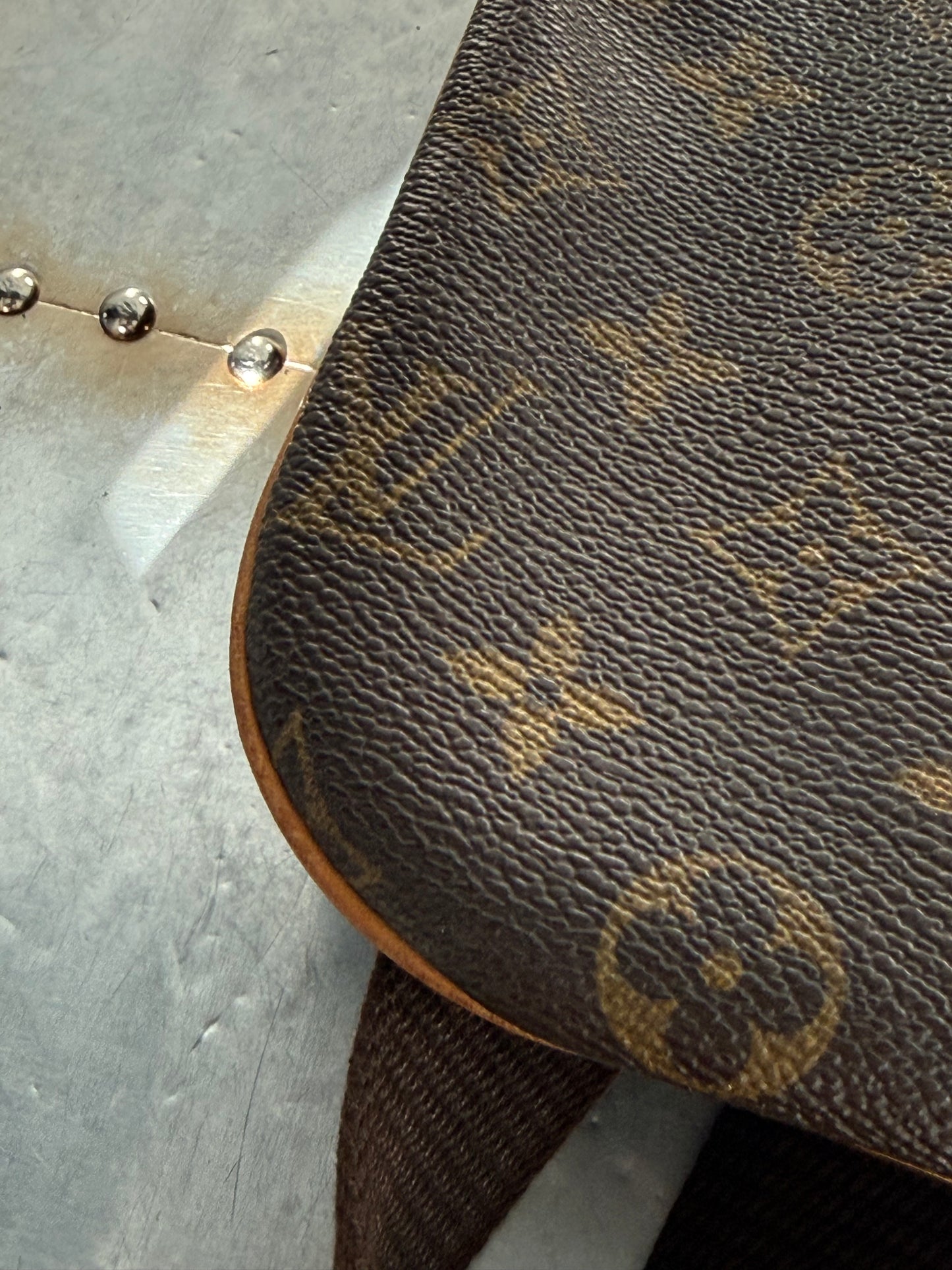 Pre-owned Authentic Louis Vuitton Pochette Bosphore Monogram Shoulder / Crossbody Bag
