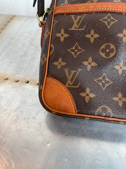 Pre-owned Authentic Louis Vuitton Danube Monogram Crossbody Bag