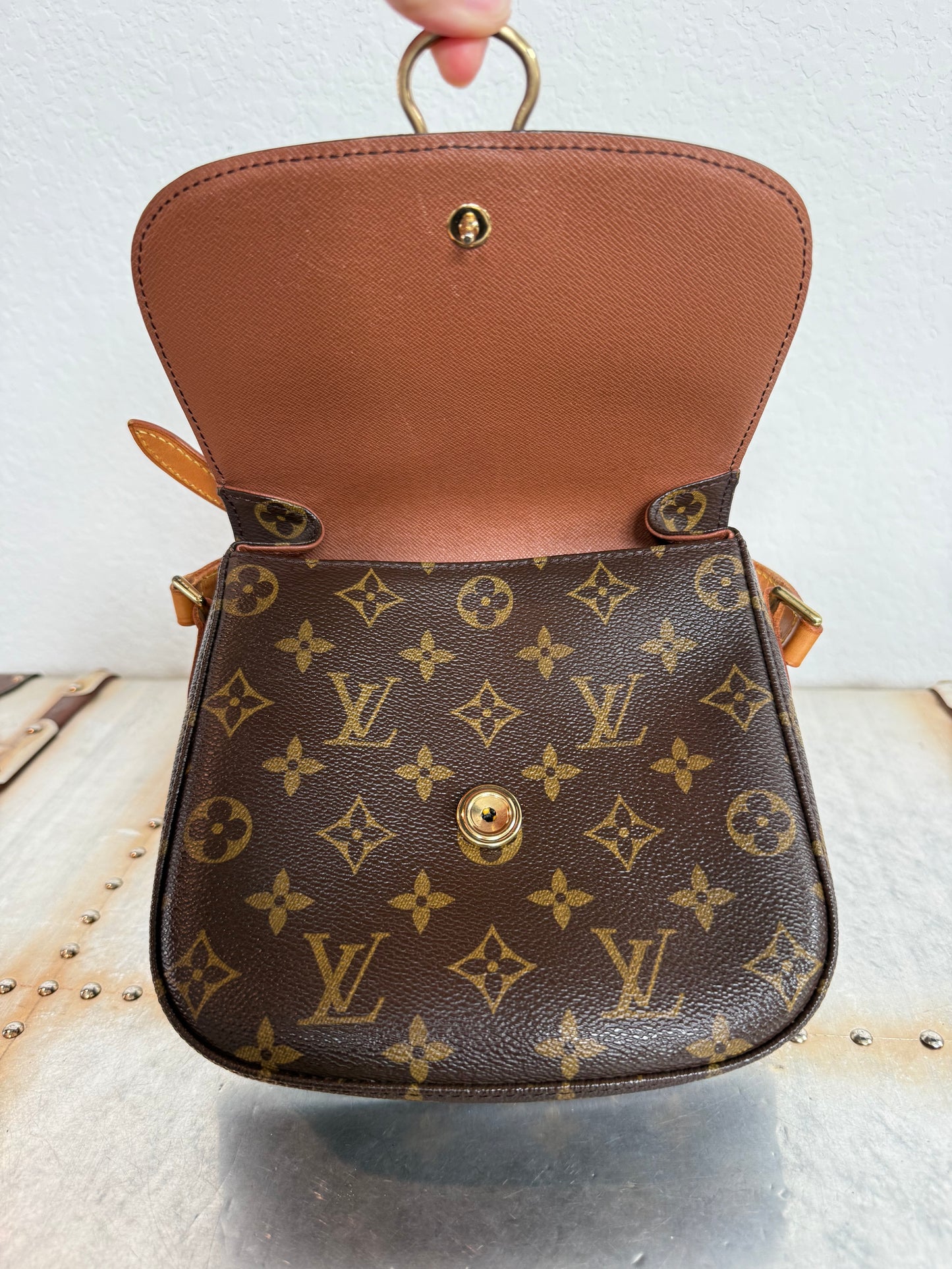 Pre-owned Authentic Louis Vuitton Saint Cloud MM Monogram Crossbody Bag
