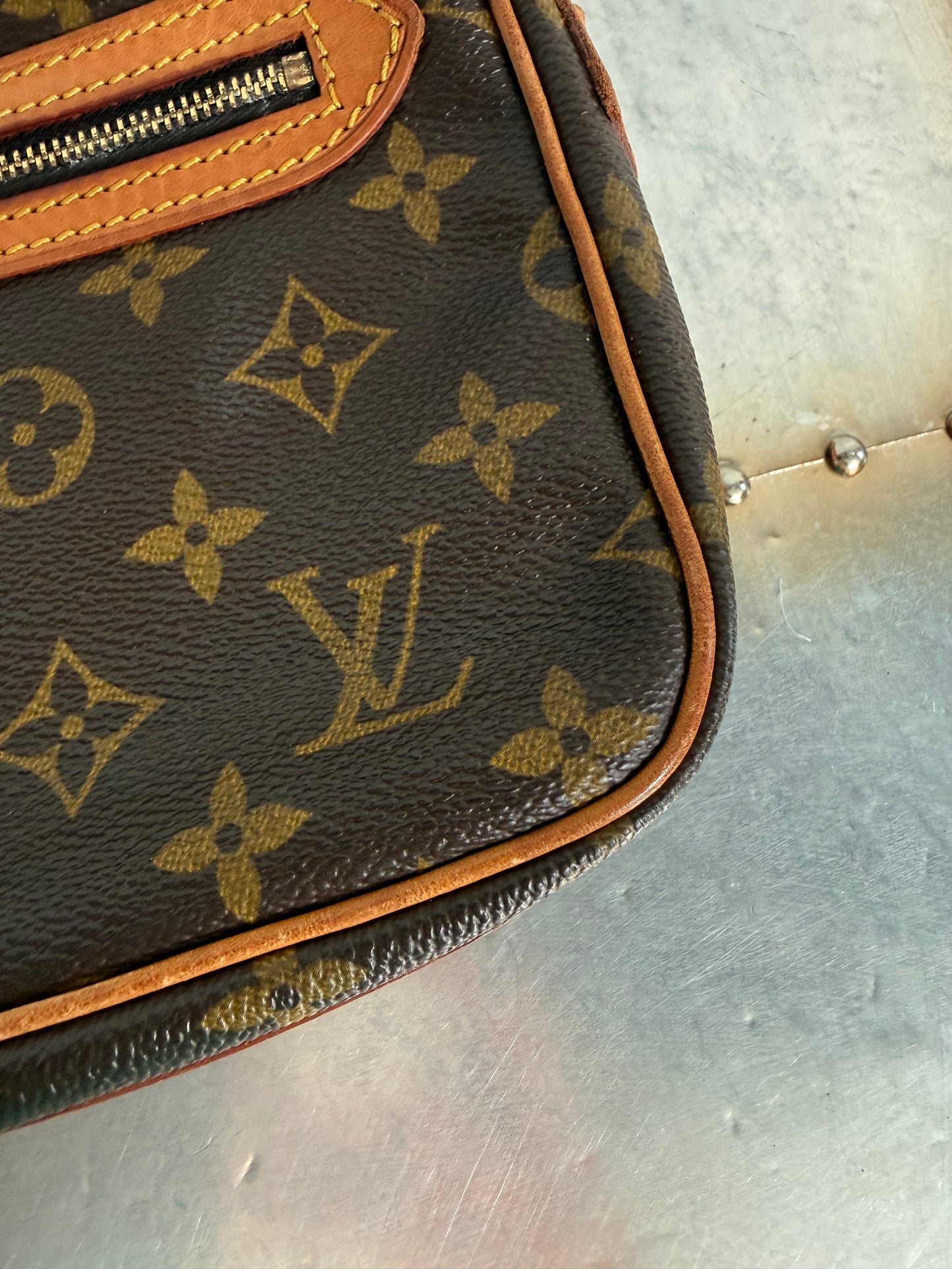 Pre-owned Louis Vuitton Saint Germain 24 Monogram Crossbody / Shoulder Bag