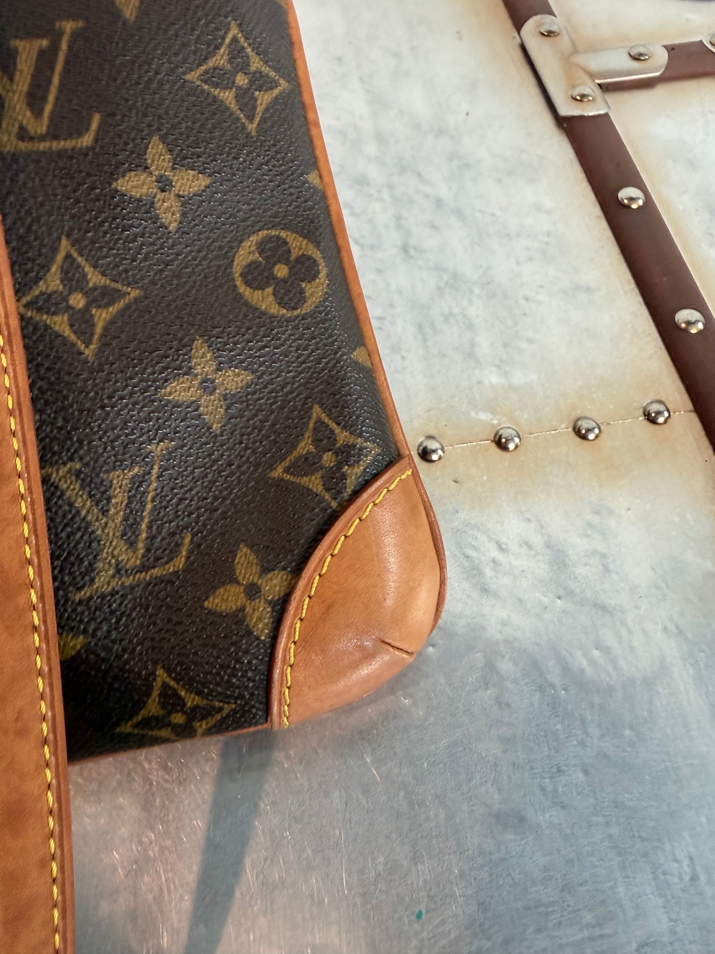 Pre-owned Authentic Louis Vuitton Sac Coussin GM Monogram Shoulder Bag