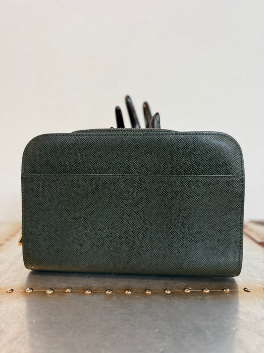 Pre-owned Authentic Louis Vuitton Taiga Baikal Clutch Handbag