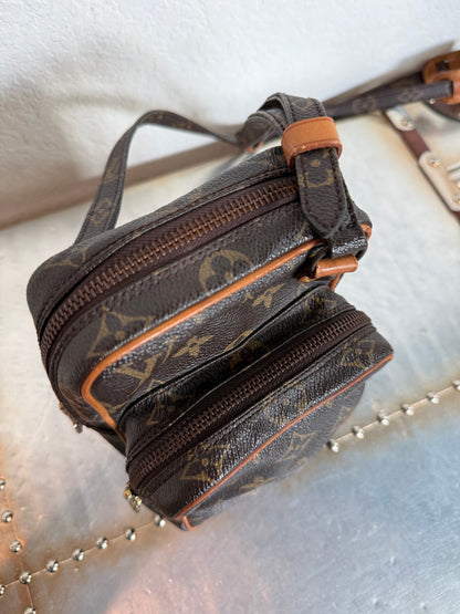 Pre-owned Louis Vuitton Mini Amazon Monogram Crossbody Bag
