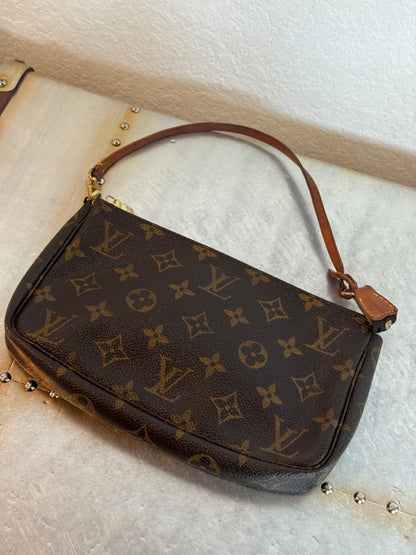 Pre-owned Authentic Louis Vuitton Pochette Accessoires Monogram Shoulder / Handbag