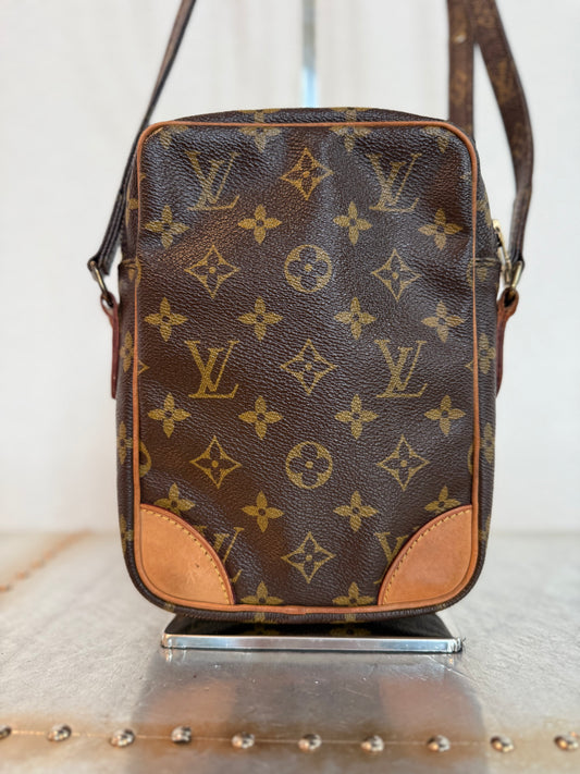 Pre-owned Authentic Louis Vuitton Danube Monogram Crossbody Bag