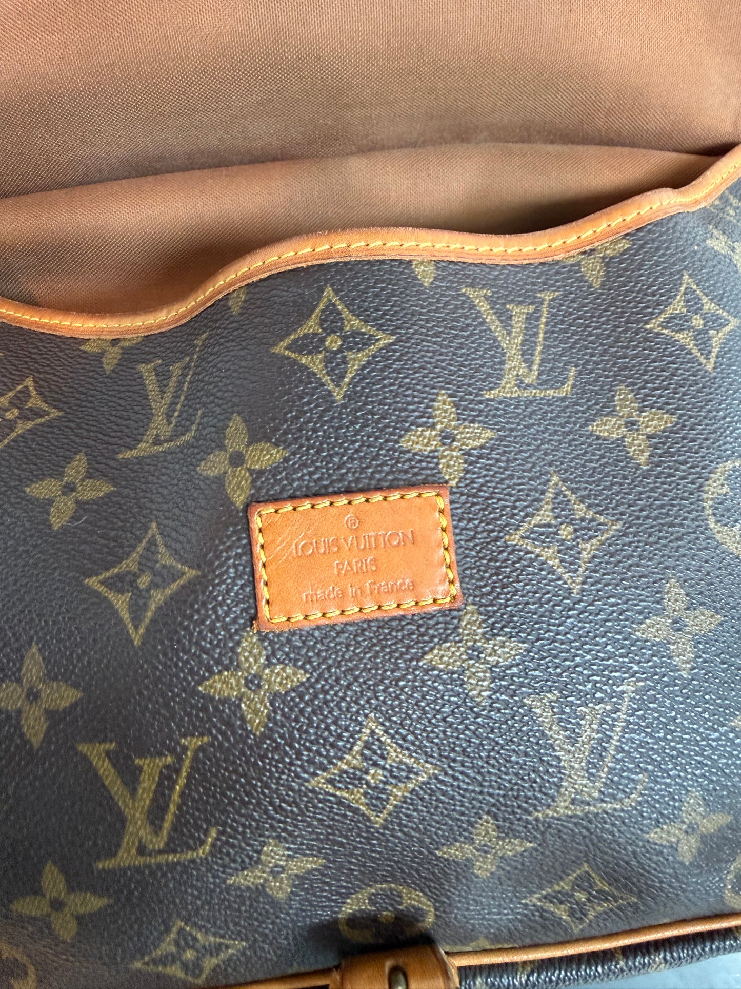 Pre-owned Authentic Louis Vuitton Saumur 30 Monogram Crossbody Bag