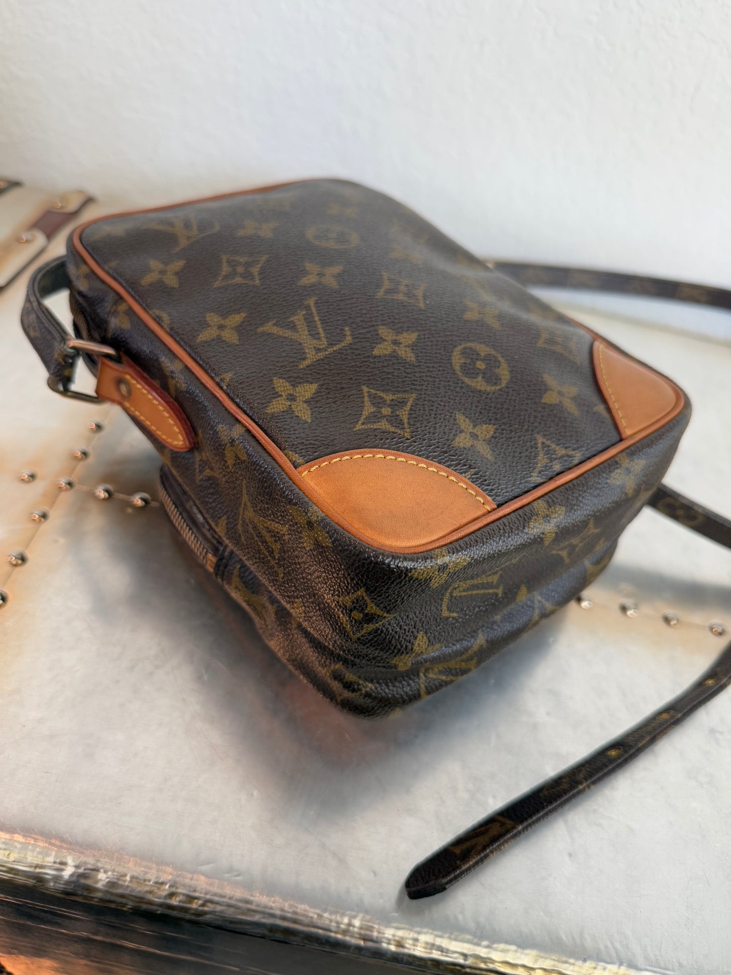 Pre-owned Authentic Louis Vuitton Amazon Monogram Crossbody Bag