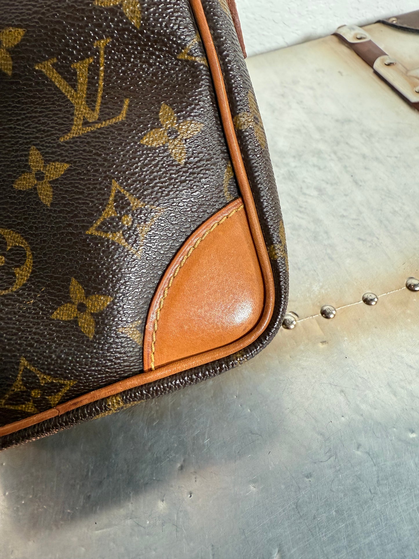 Pre-owned Authentic Louis Vuitton Amazon Monogram Crossbody Bag