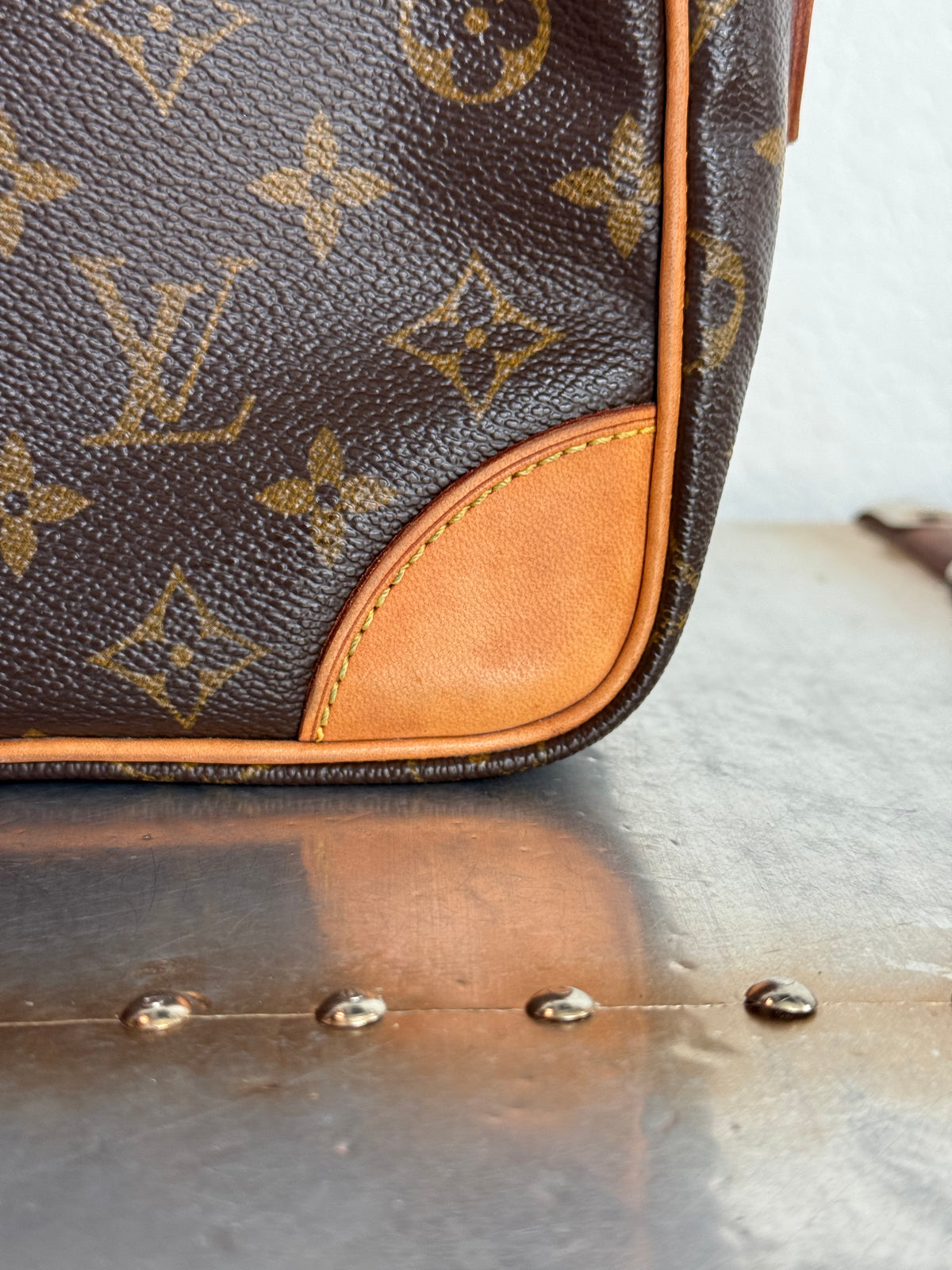 Pre-owned Louis Vuitton Trocadero 30 Monogram Shoulder / Crossbody Bag