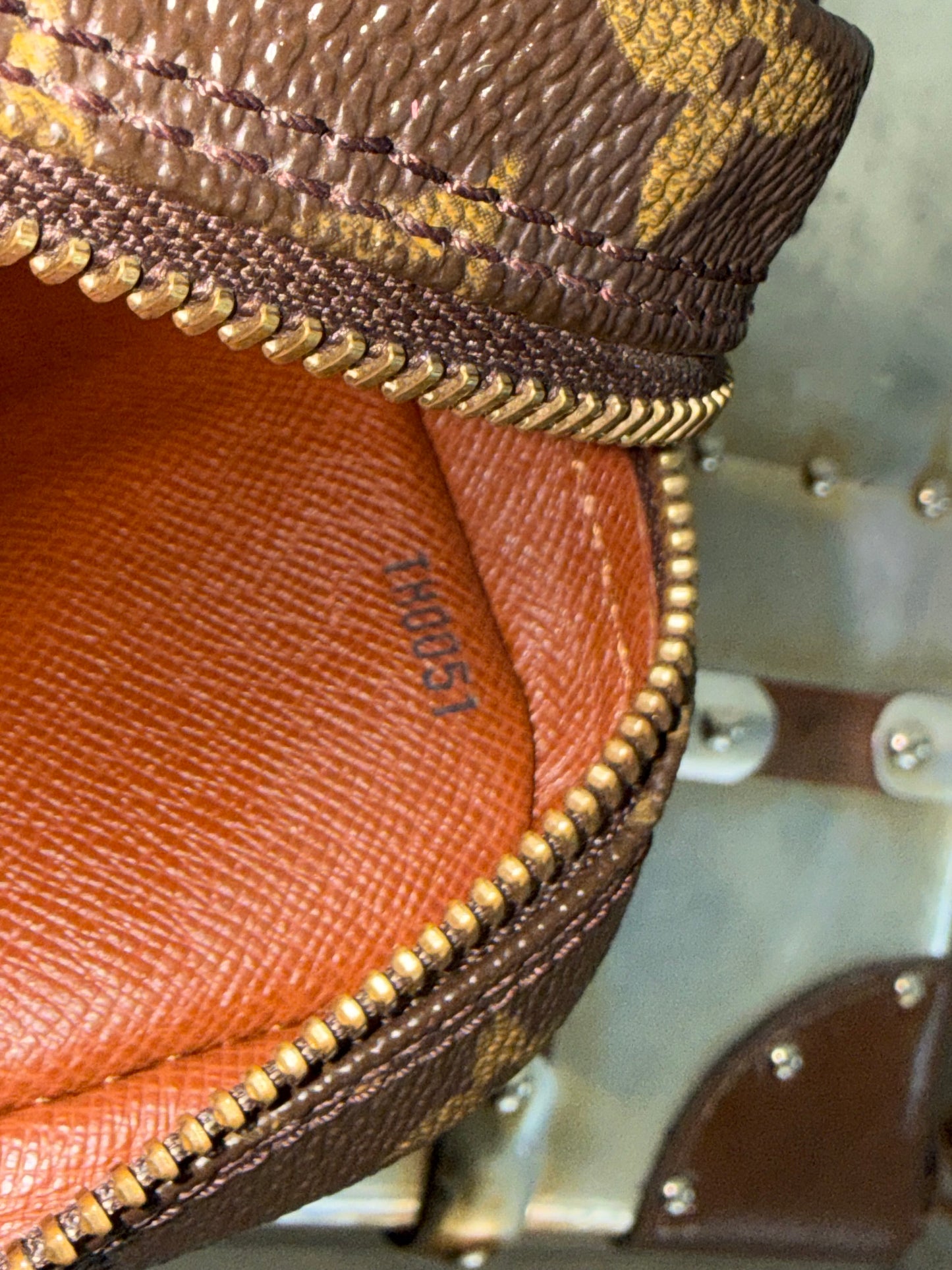 Pre-owned Authentic Louis Vuitton Amazon Monogram Crossbody Bag