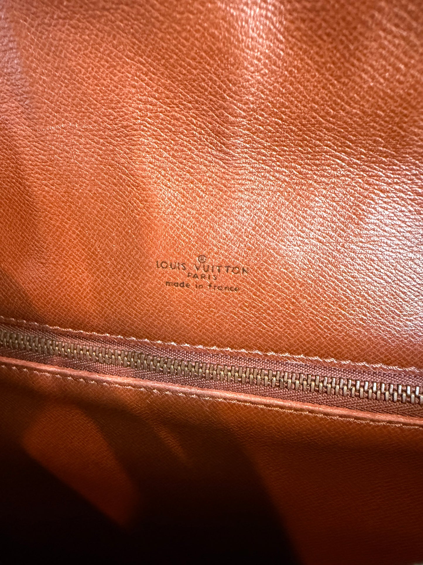 Pre-owned Authentic Louis Vuitton Saint Cloud GM Monogram Crossbody Bag