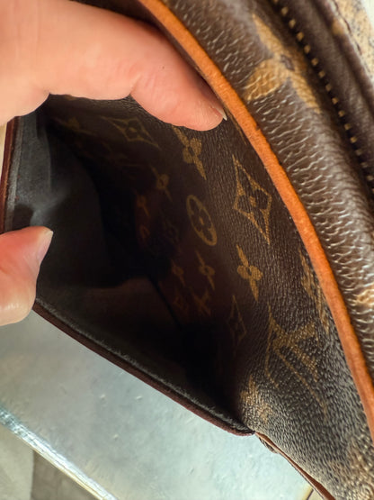 Pre-owned Authentic Louis Vuitton Danube Monogram Crossbody Bag