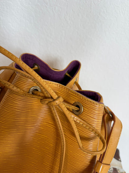 Pre-owned Authentic Louis Vuitton Noe Epi Drawstring Shoulder Bag