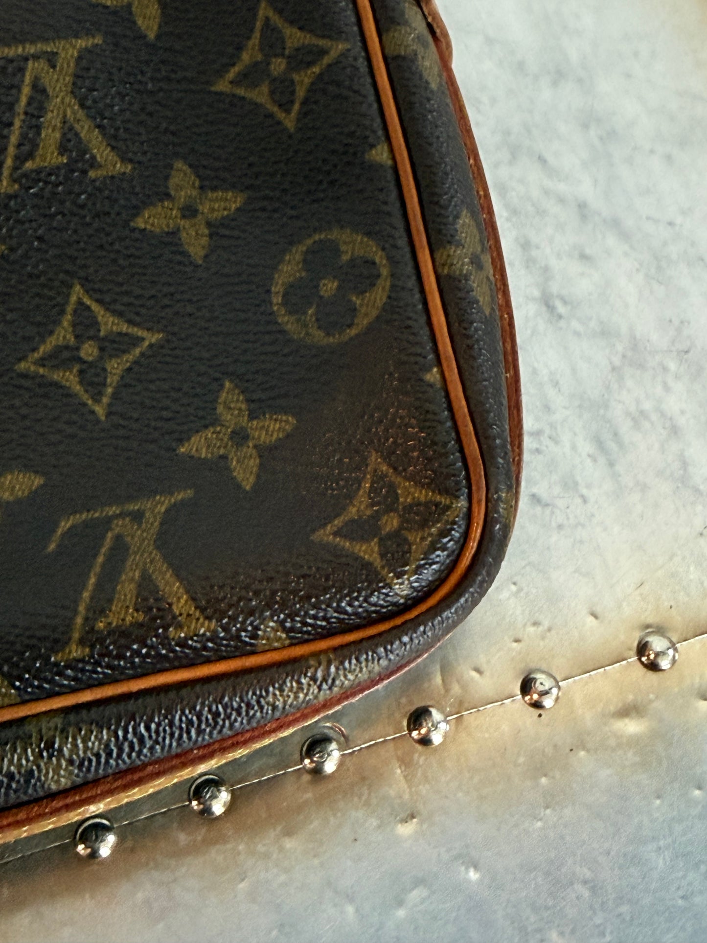 Pre-owned Authentic Louis Vuitton Saint Germain 28 Monogram Shoulder / Crossbody Bag