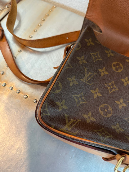 Pre-owned Louis Vuitton Cartouchiere GM Monogram Shoulder / Crossbody Bag