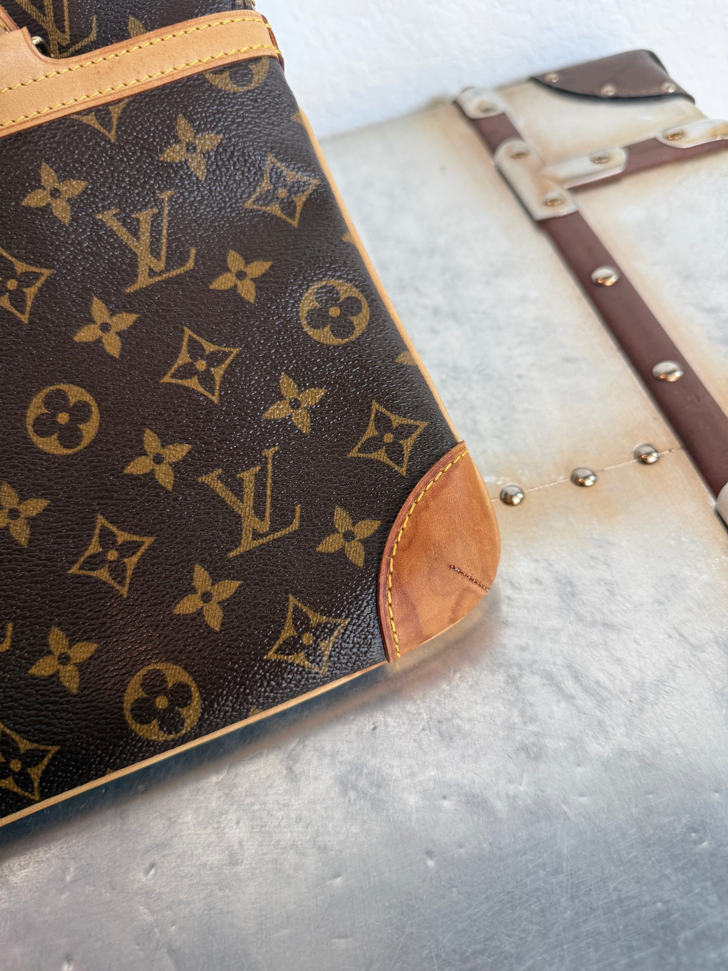 Pre-owned Authentic Louis Vuitton Sac Coussin GM Monogram Shoulder Bag