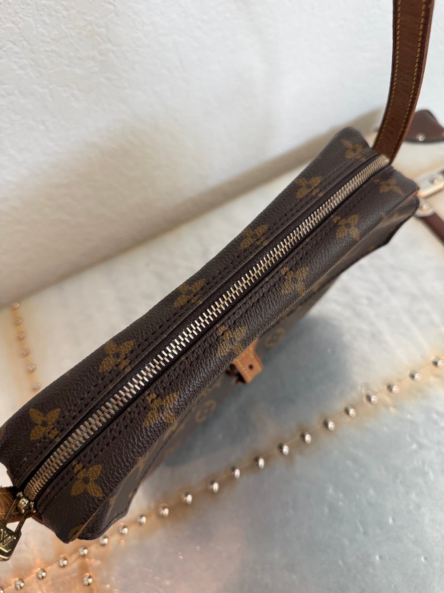 Pre-owned Authentic Louis Vuitton Jeune Fille MM Monogram Crossbody Bag