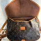 Pre-owned Authentic Louis Vuitton Saumur 30 Monogram Crossbody Bag