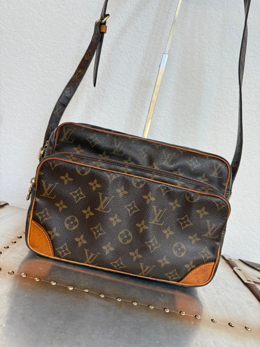 Pre-owned Louis Vuitton Nile PM Monogram Shoulder Bag/ Crossbody Bag