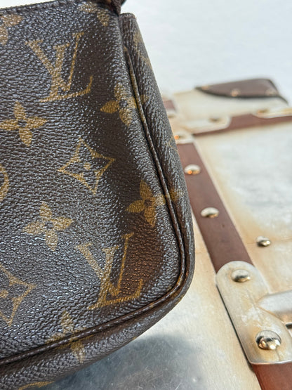 Pre-owned Authentic Louis Vuitton Pochette Accessoires Monogram Shoulder / Handbag