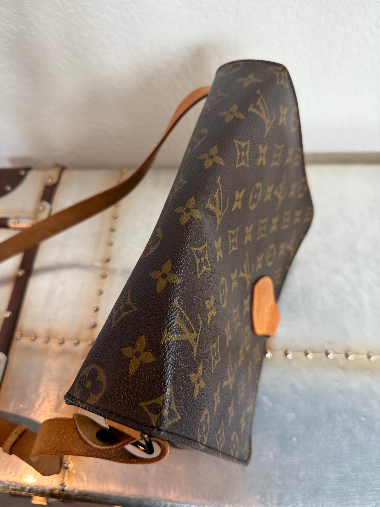 Pre-owned Louis Vuitton Cartouchiere GM Monogram Shoulder / Crossbody Bag