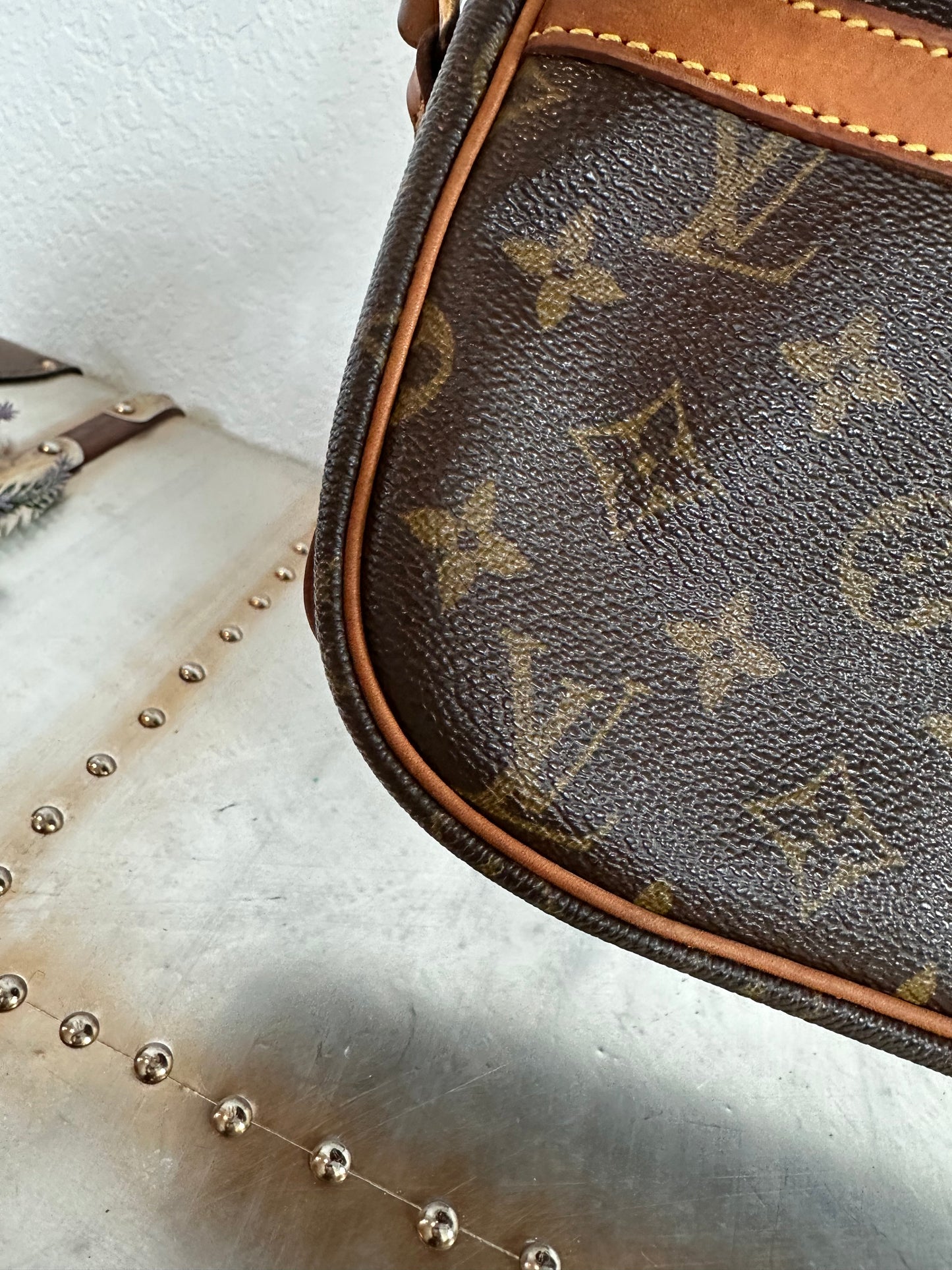 Pre-owned Authentic Louis Vuitton Senlis Monogram Crossbody Bag