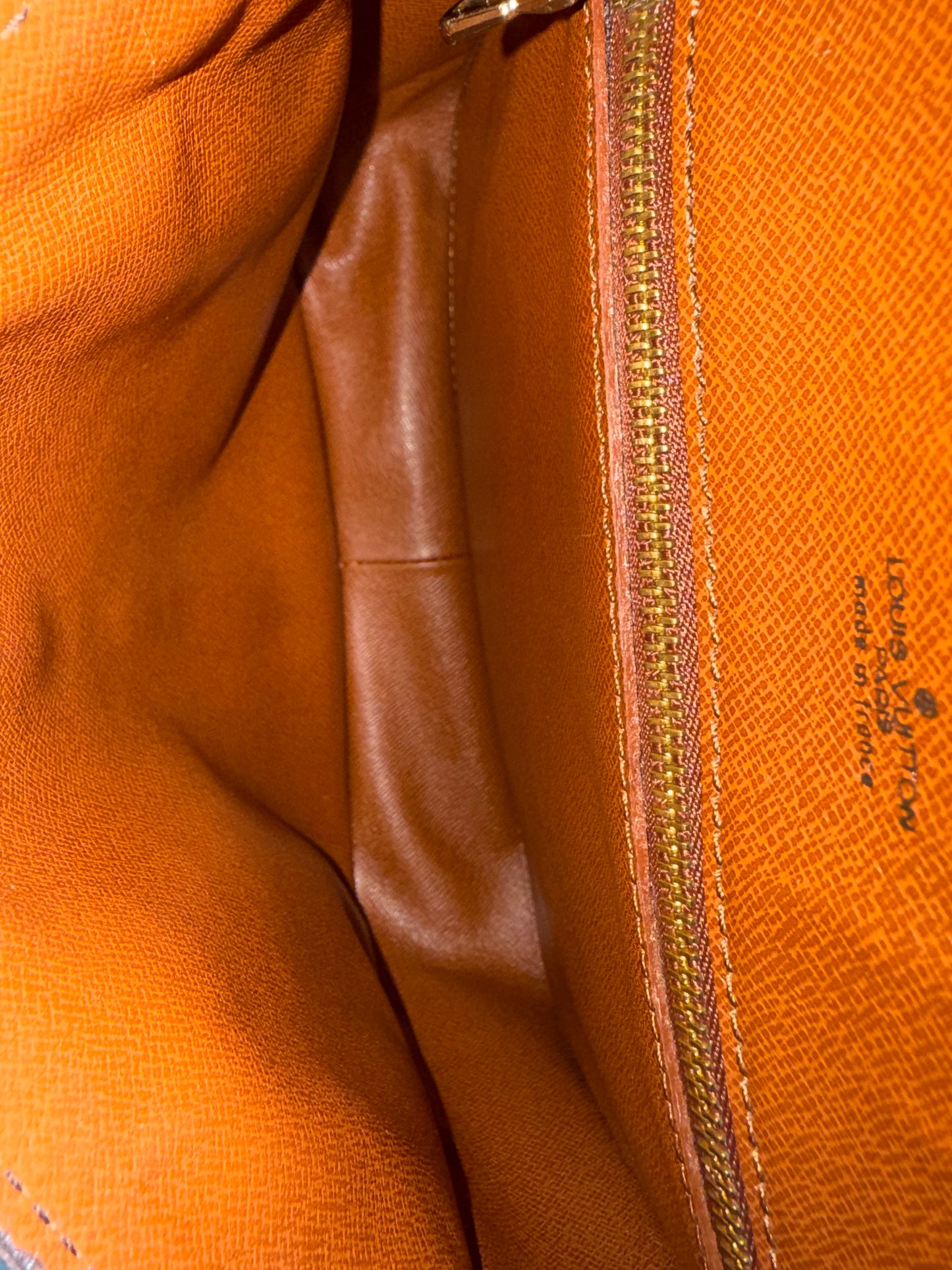 Pre-owned Authentic Louis Vuitton Saint Cloud GM Monogram Crossbody Bag