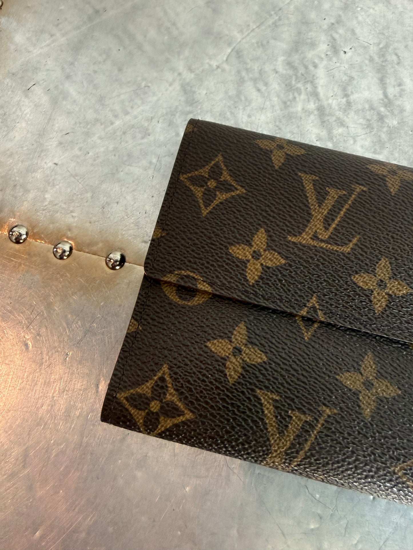Pre-owned Authentic Louis Vuitton Portefeuille  International Monogram Wallet
