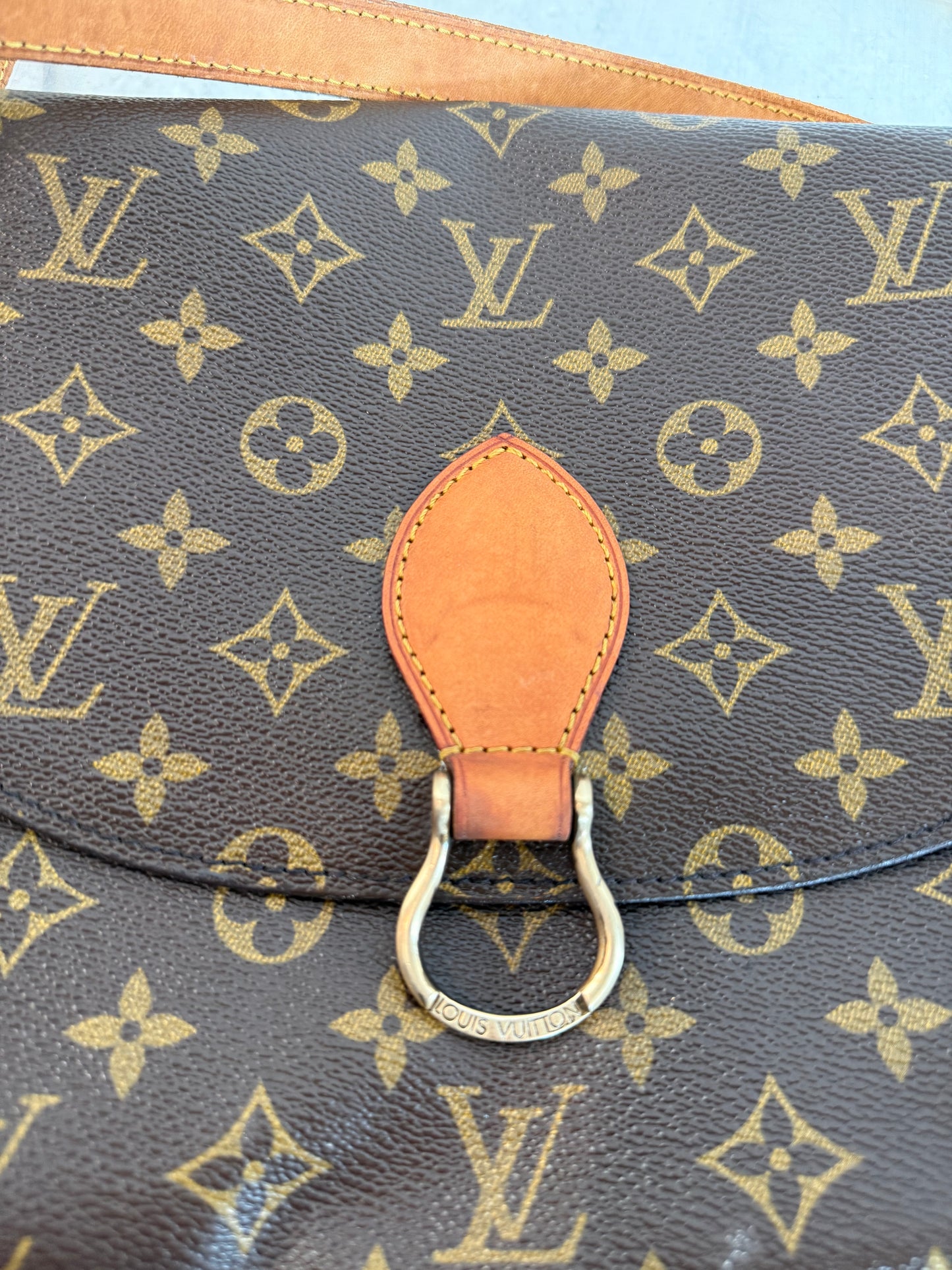 Pre-owned Authentic Louis Vuitton Saint Cloud GM Monogram Crossbody Bag