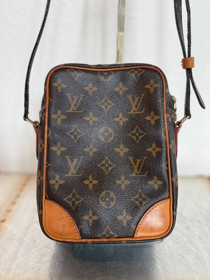 Pre-owned Authentic Louis Vuitton Amazon Monogram Crossbody Bag