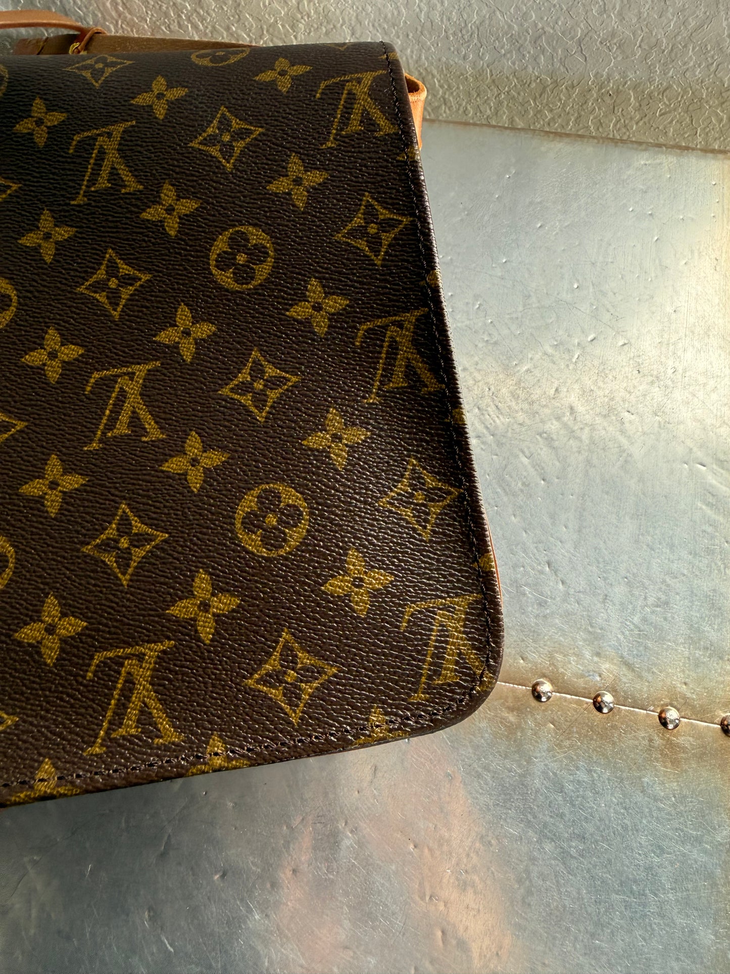 Pre-owned Louis Vuitton Cartouchiere GM Monogram Shoulder / Crossbody Bag