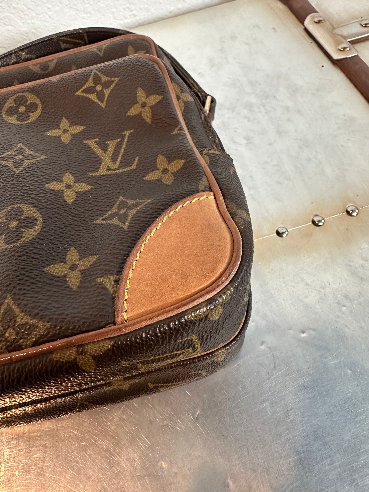 Pre-owned Authentic Louis Vuitton Amazon Monogram Crossbody Bag