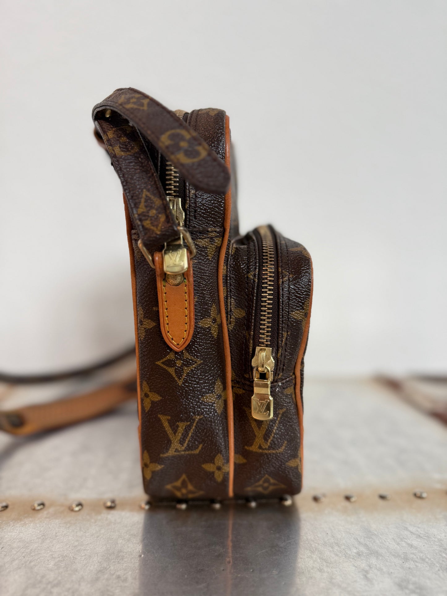 Pre-owned Authentic Louis Vuitton Amazon Monogram Crossbody Bag