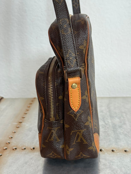 Pre-owned Authentic Louis Vuitton Amazon Monogram Crossbody Bag