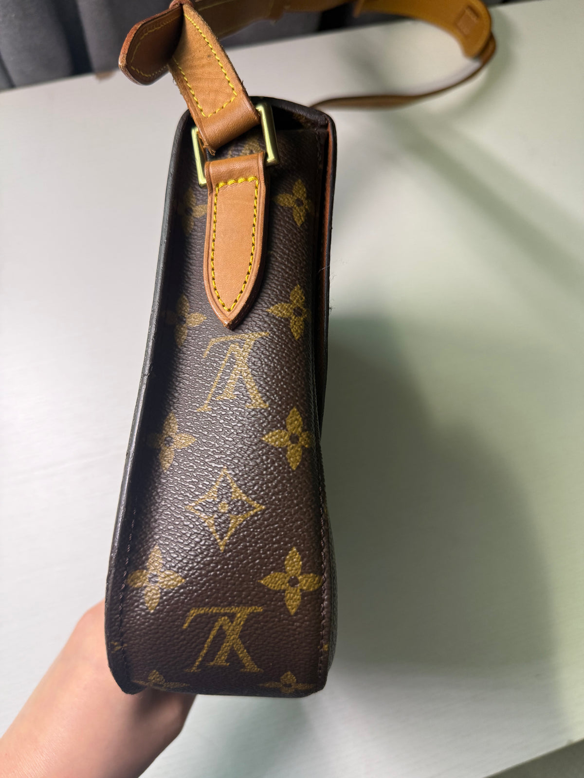 Pre-owned Authentic Louis Vuitton Saint Cloud GM Monogram Crossbody Bag