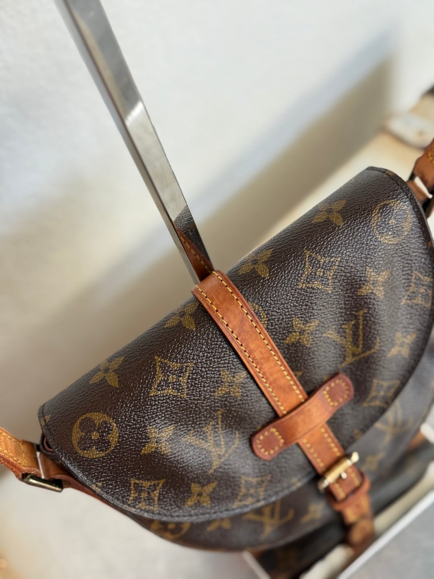 Pre-owned Authentic Louis Vuitton Chantilly PM Monogram Crossbody Bag