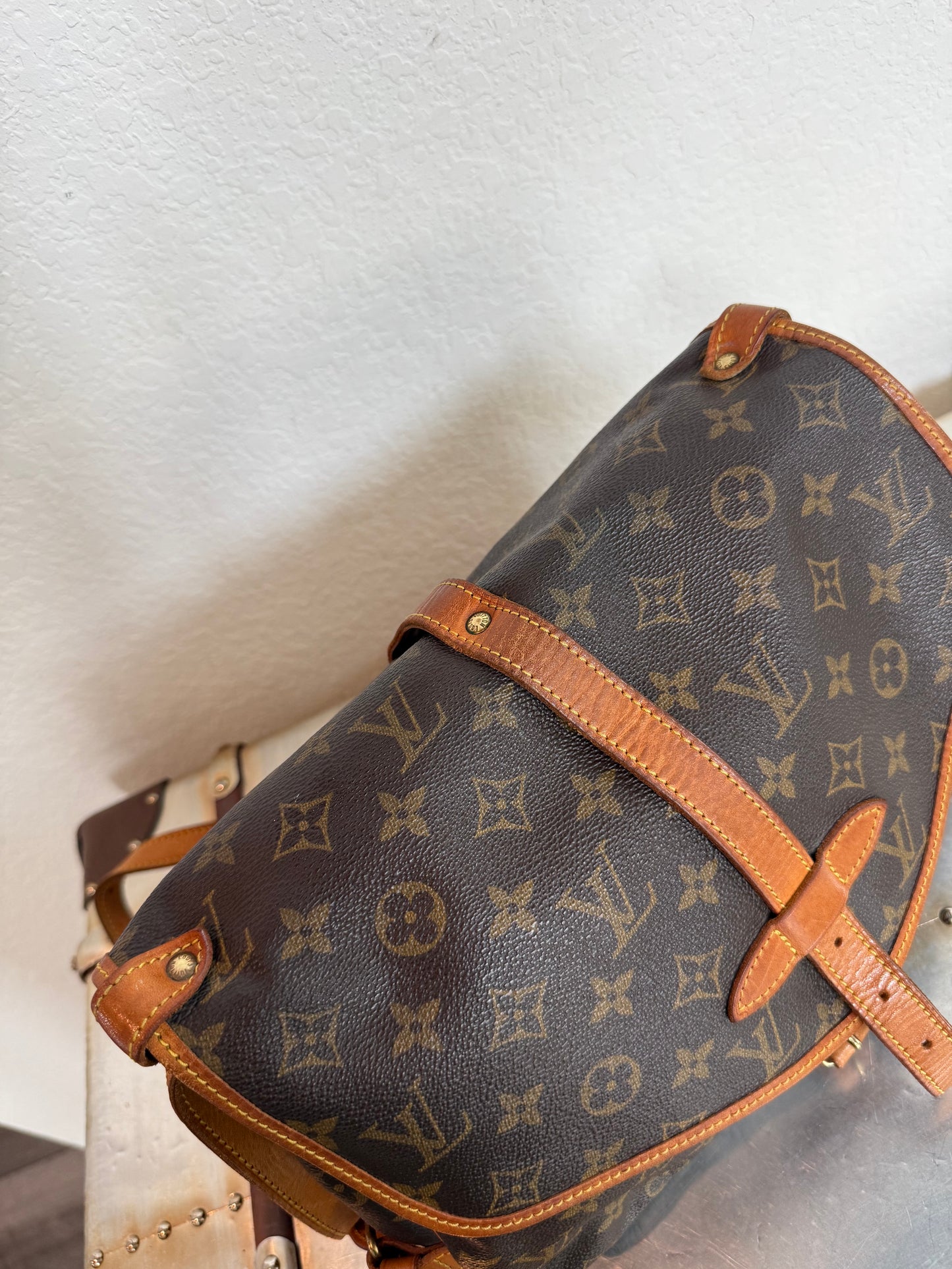 Pre-owned Authentic Louis Vuitton Saumur 30 Monogram Crossbody Bag