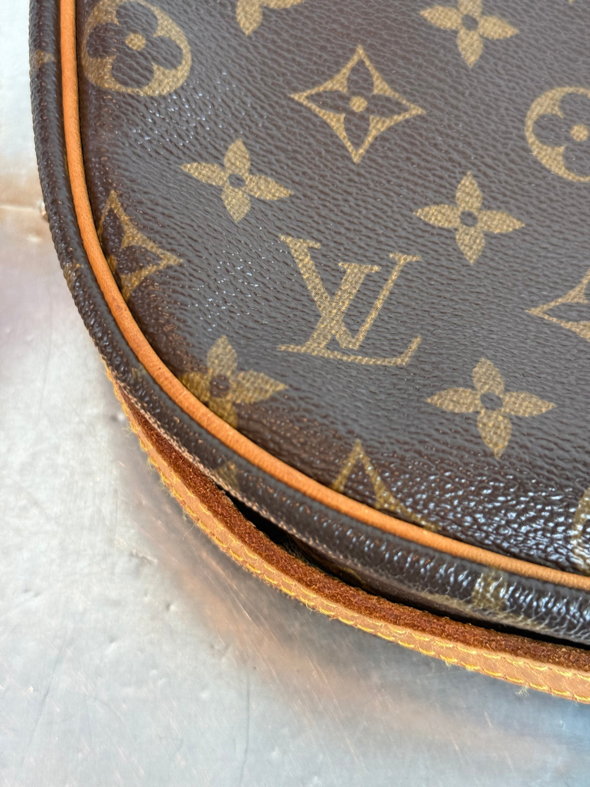 Pre-owned Authentic Louis Vuitton Jeune Fille GM Monogram Crossbody Bag