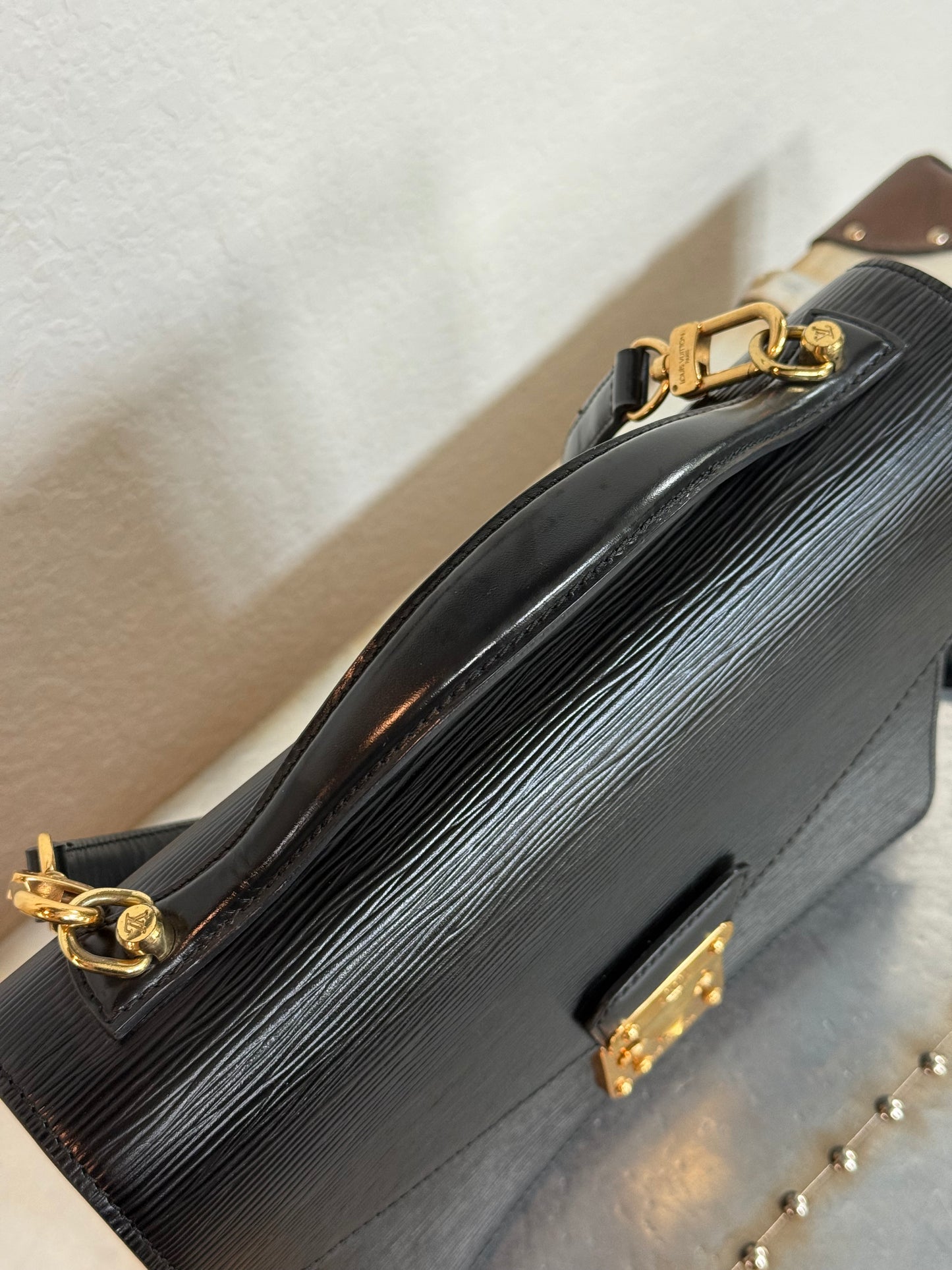 Pre-owned Authentic Louis Vuitton Monceau 28 Epi Black Shoulder / Crossbody Bag