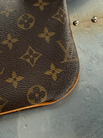 Pre-owned Authentic Louis Vuitton Pochette Bosphore Monogram Shoulder / Crossbody Bag