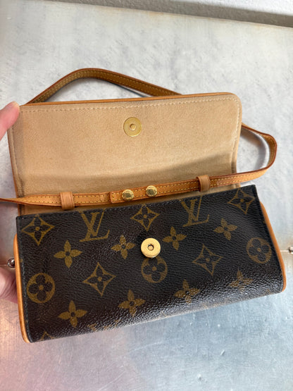 Pre-owned Authentic Louis Vuitton Pochette Twin MM Monogram Shoulder Bag