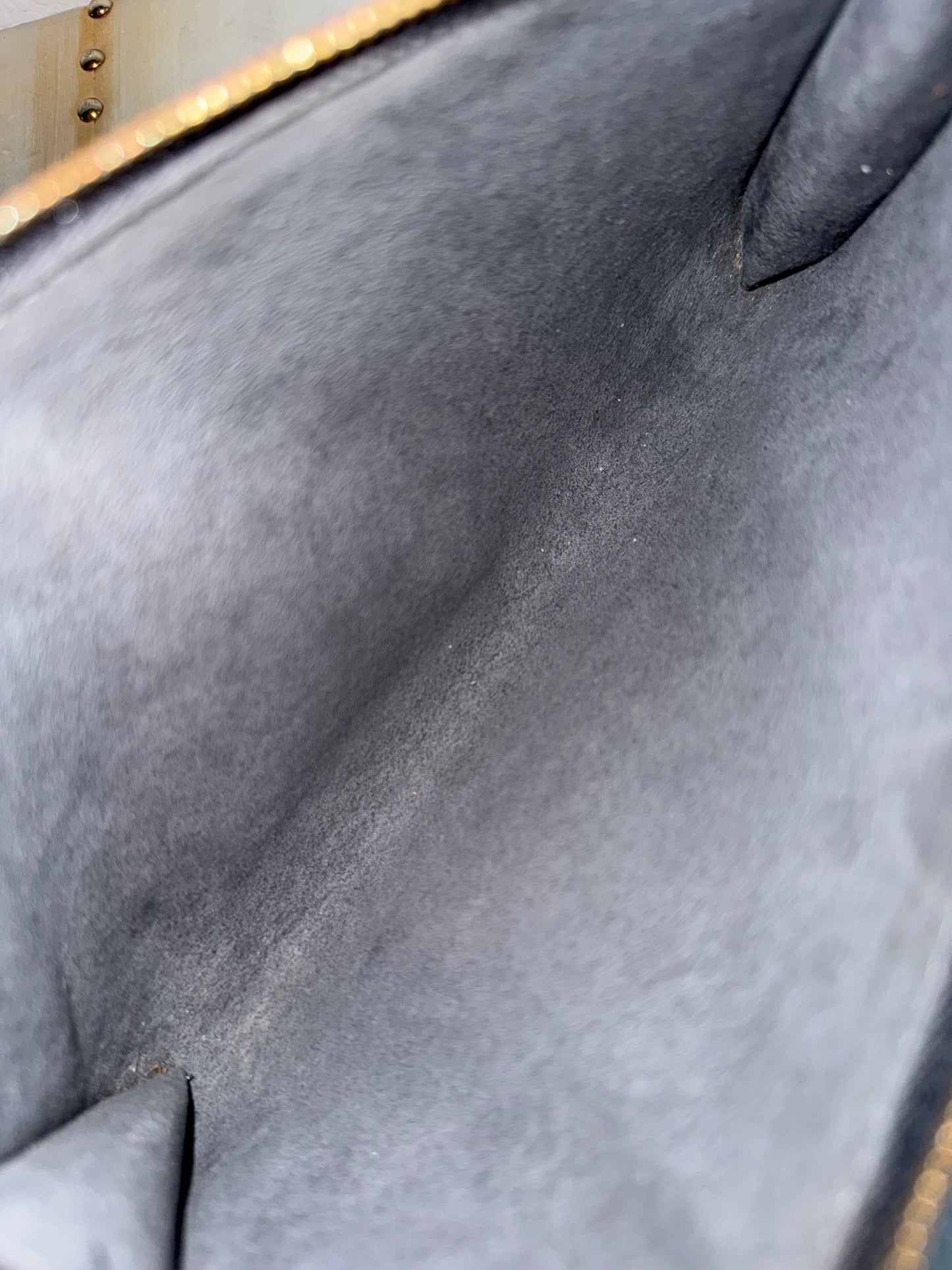 Pre-owned Louis Vuitton Pochette Accessoires Epi Shoulder / Handbag