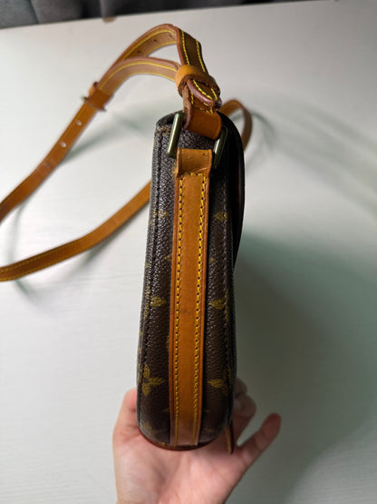 Pre-owned Authentic Louis Vuitton Chantilly PM Monogram Crossbody Bag