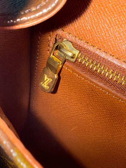 Pre-owned Authentic Louis Vuitton Saint Cloud GM Monogram Crossbody Bag