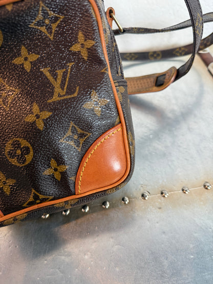 Pre-owned Authentic Louis Vuitton Amazon Monogram Crossbody Bag