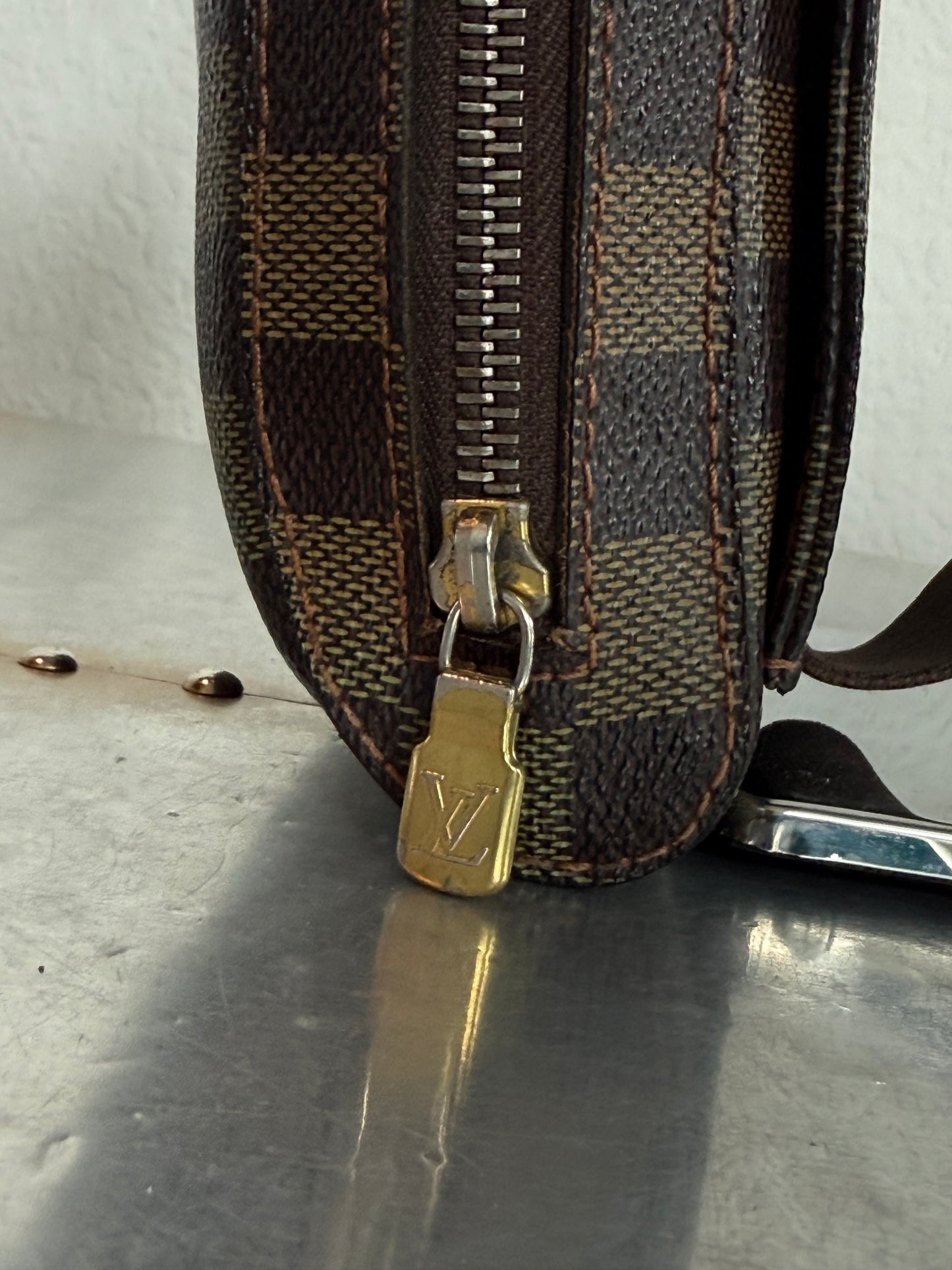 Pre-owned Authentic Louis Vuitton Damier Ebene Geronimos Body Bag