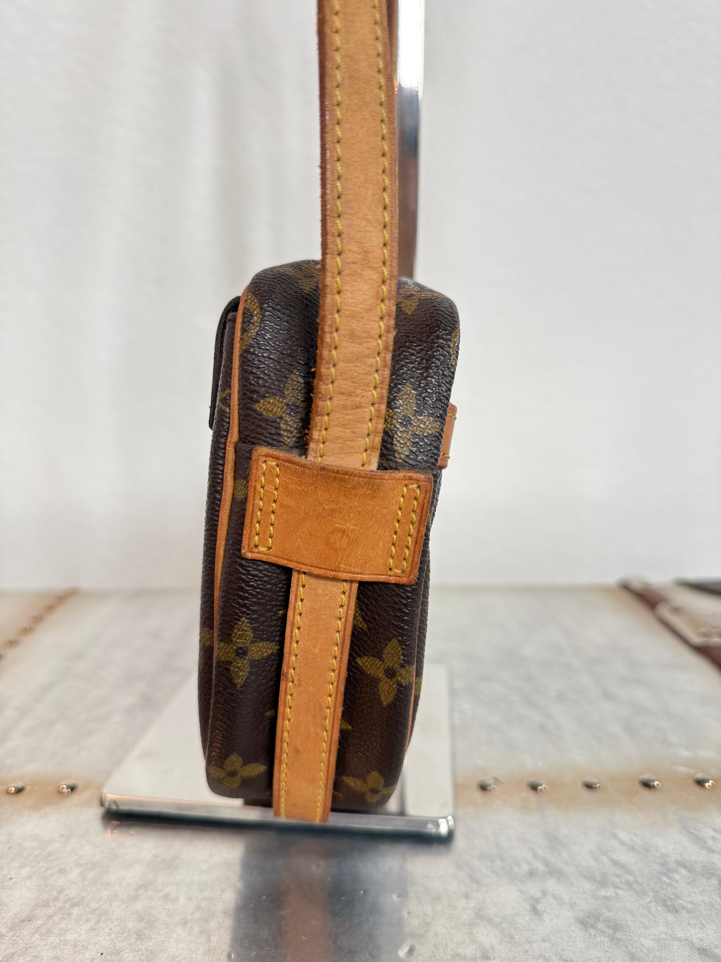 Pre-owned Authentic Louis Vuitton Jeune Fille PM Monogram Crossbody Bag