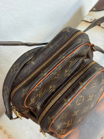 Pre-owned Authentic Louis Vuitton Amazon Monogram Crossbody Bag