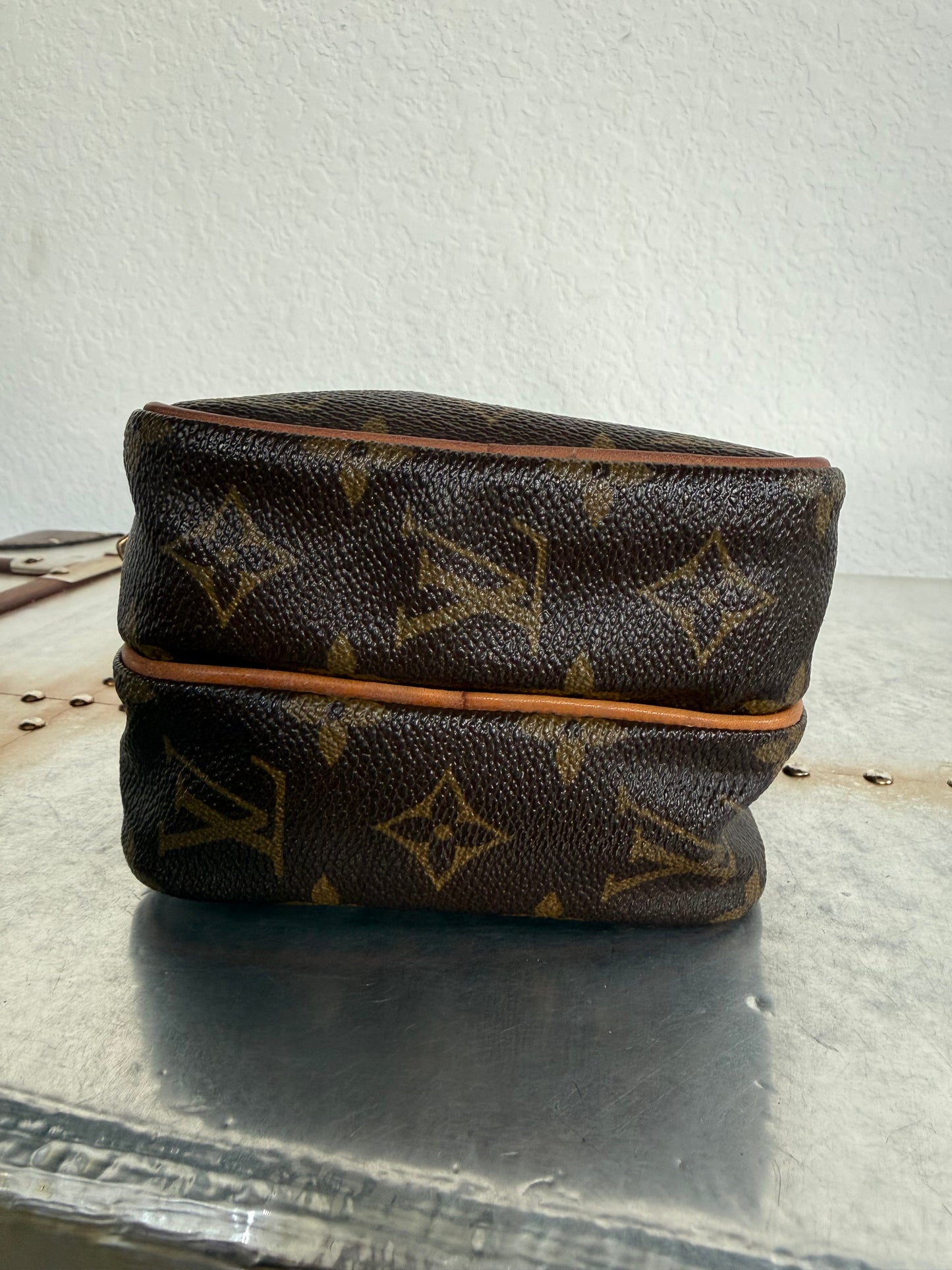 Pre-owned Louis Vuitton Mini Amazon Monogram Crossbody Bag